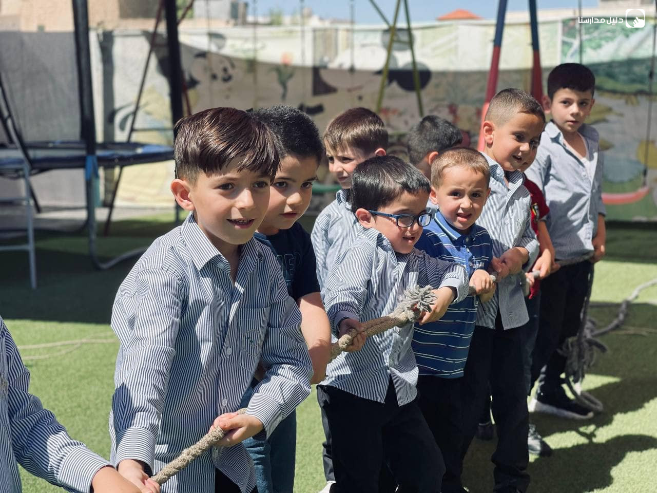 روضة فنن slide 2
