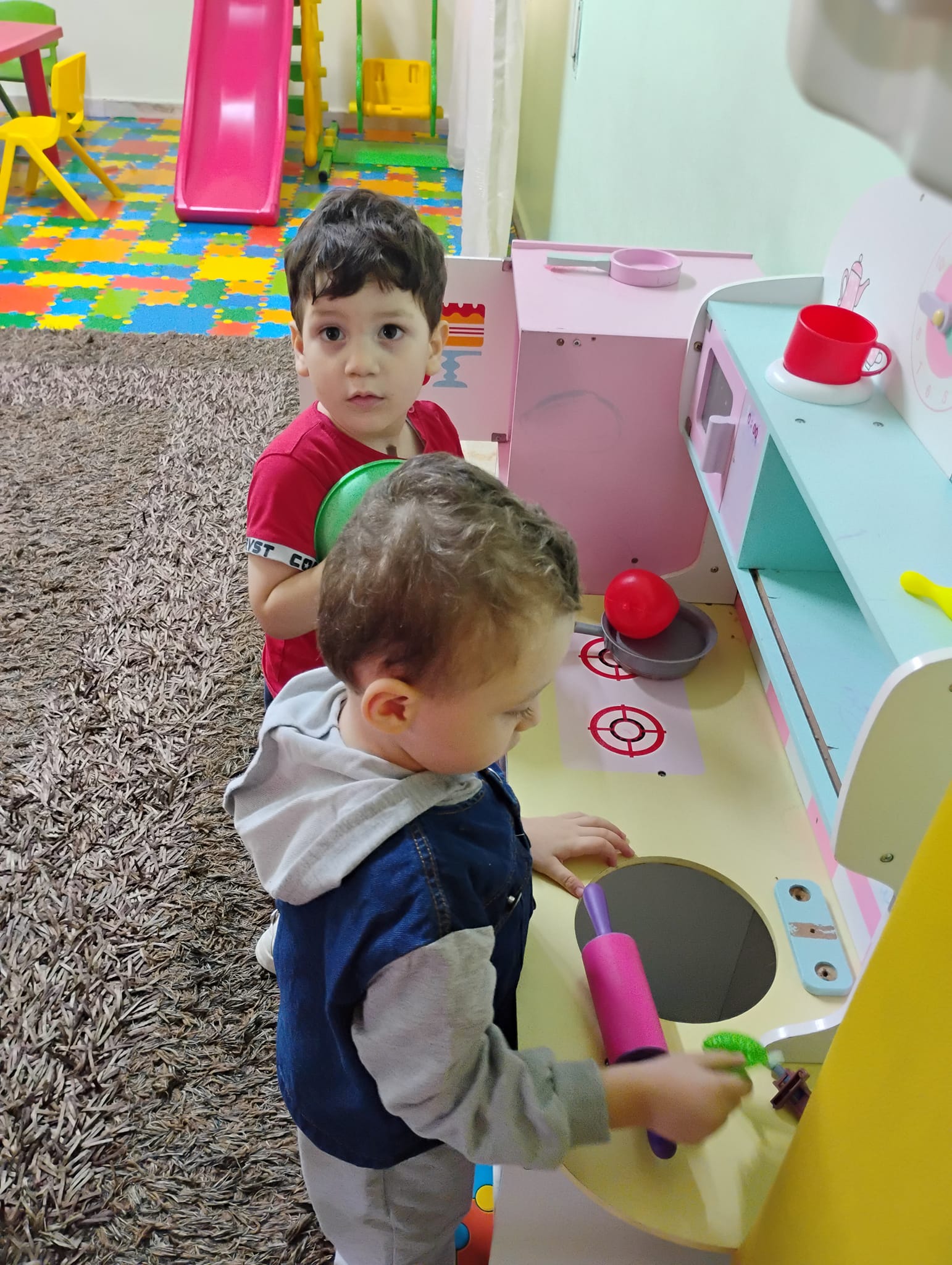 حضانة عالم السماسم slide 4