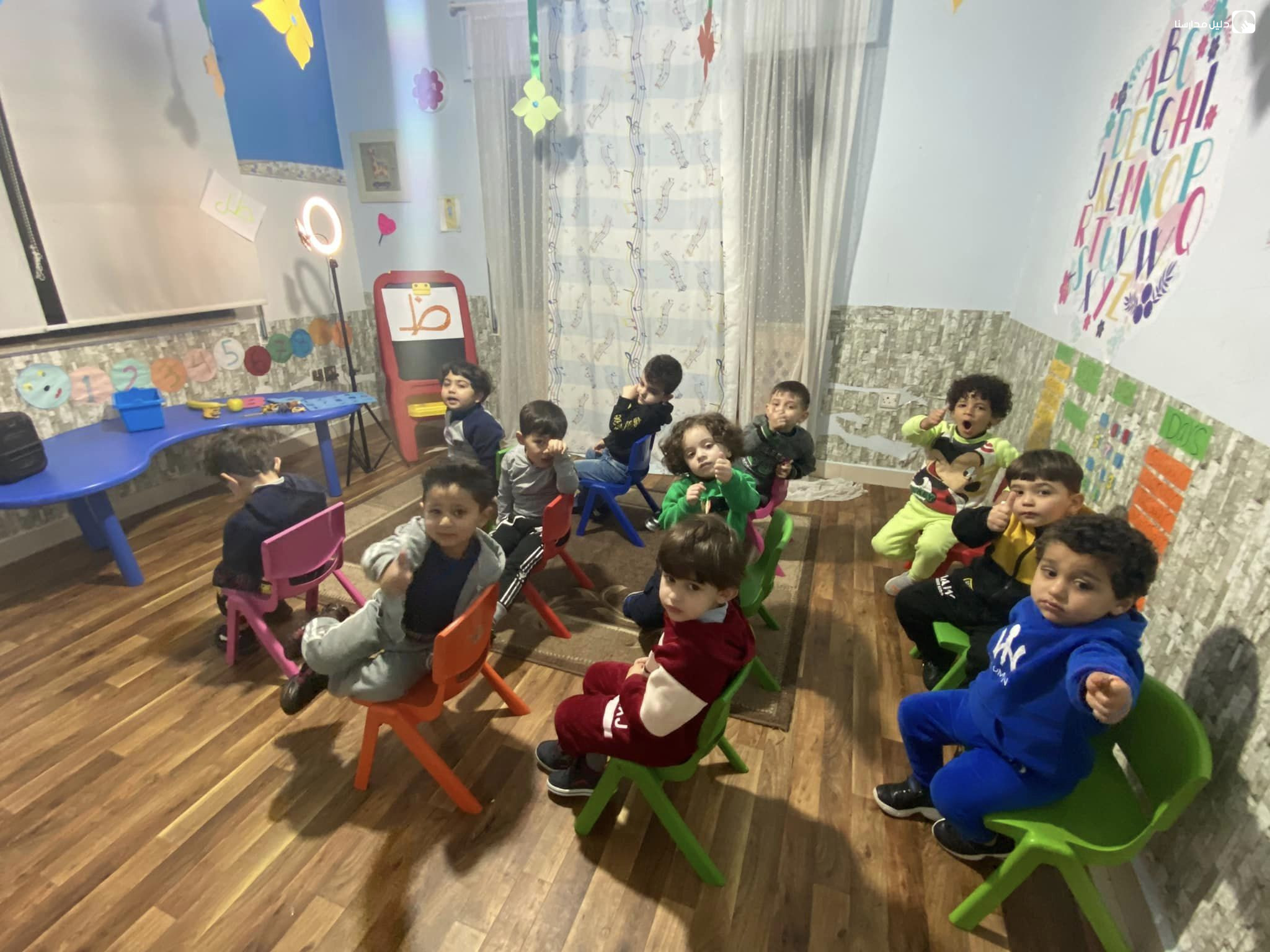 حضانة الخطوط البيضاء slide 5
