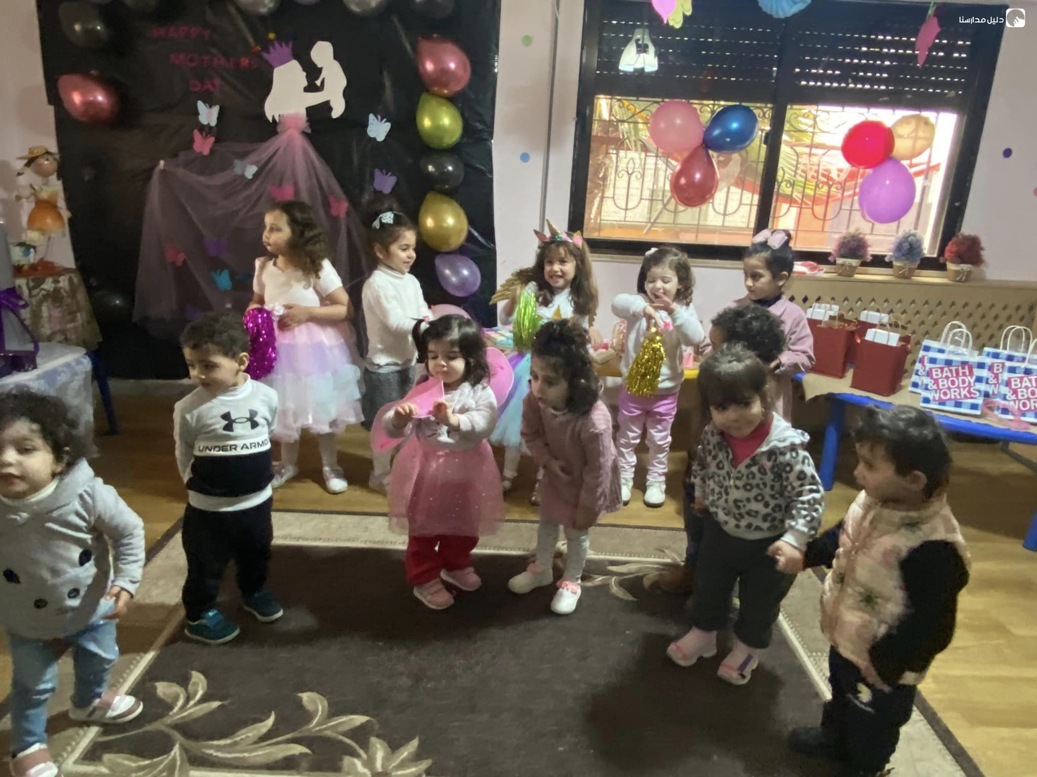 حضانة الخطوط البيضاء slide 8