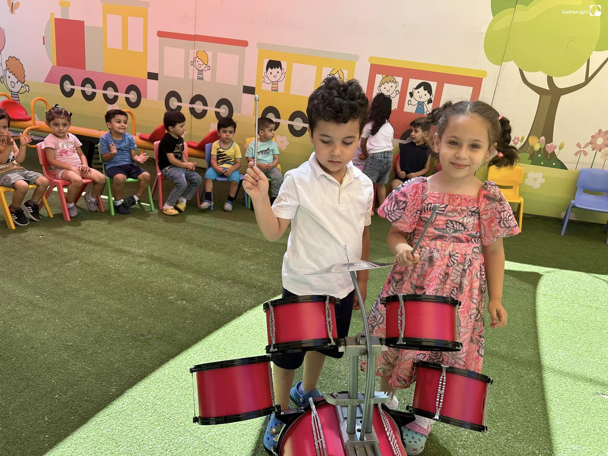 حضانة ازرق وزهري slide 3