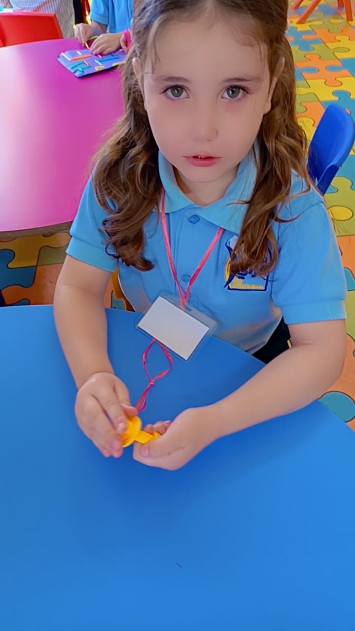 مدرسة نور الرأي slide 5