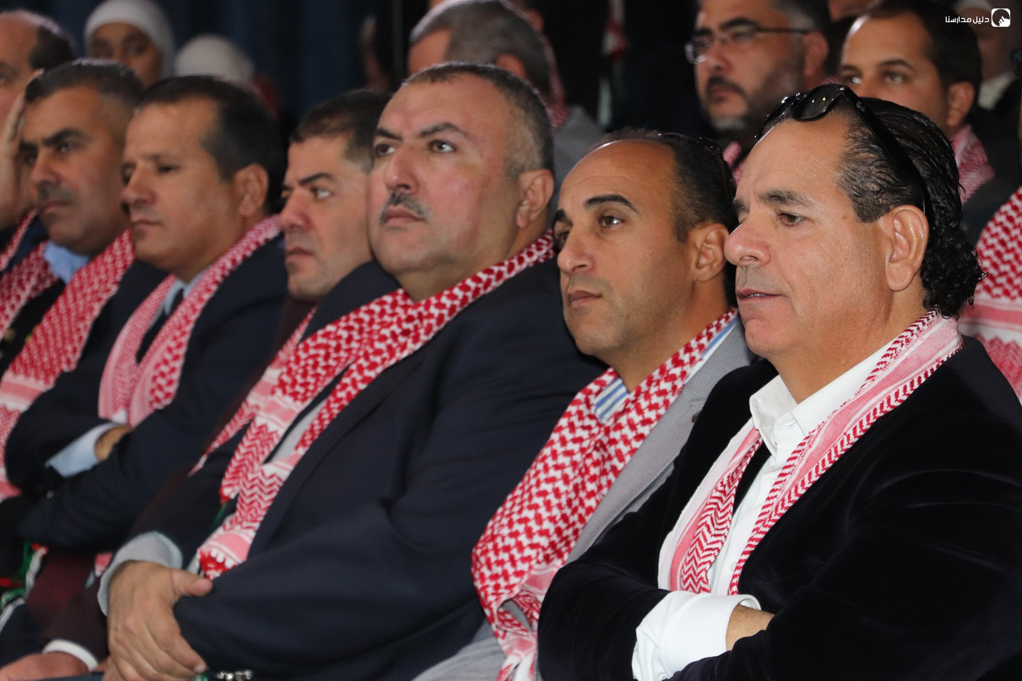 مدارس التنوير الاهلية slide 3