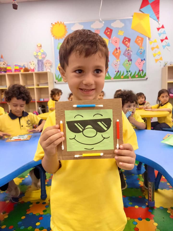 روضة ومدارس الراجح slide 3