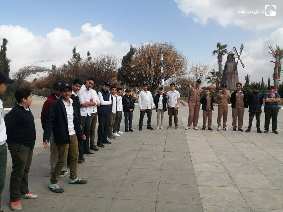 مدارس الملك عبدالله للتميز slide 3