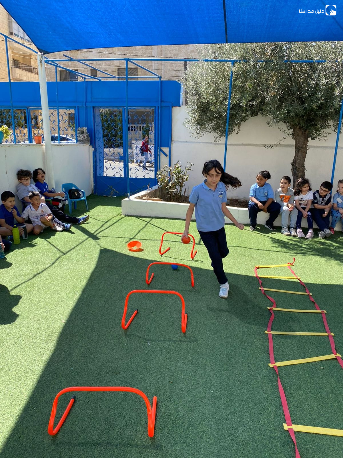 مدارس عمان الاهلية slide 4