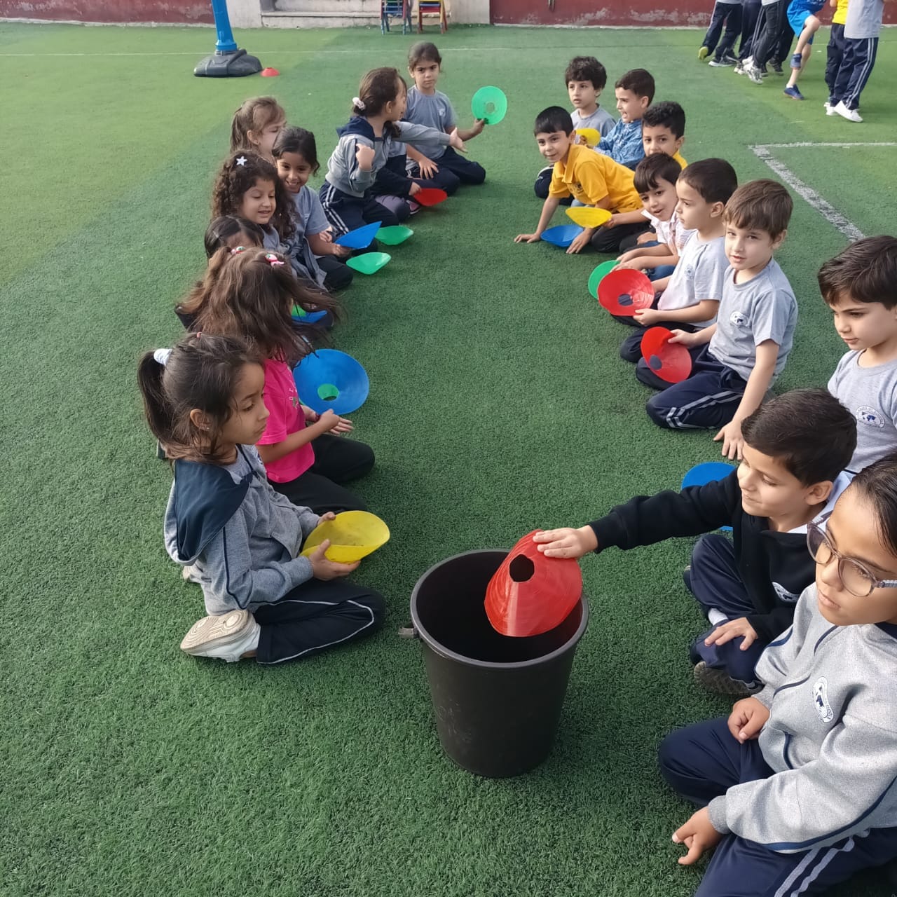 مدارس العقيق العالمية slide 2