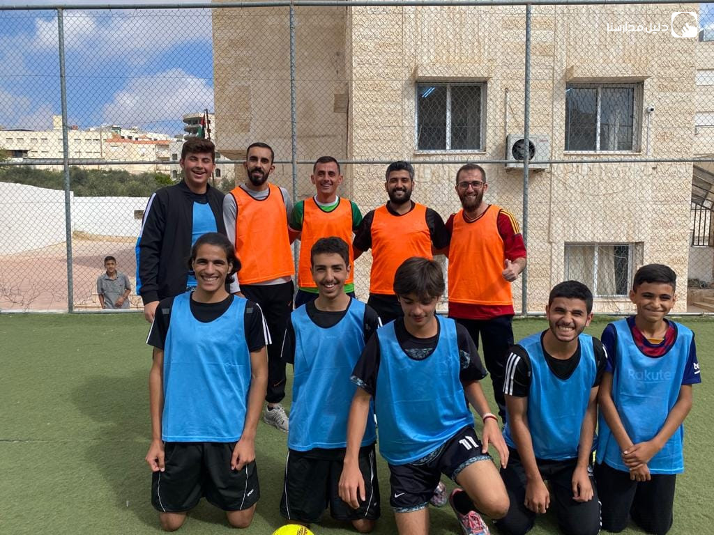 أكاديمية الرموز المبدعة slide 2