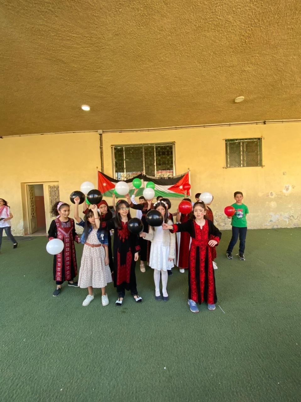 مدرسة أكاديمية الرونق الحديثة slide 3