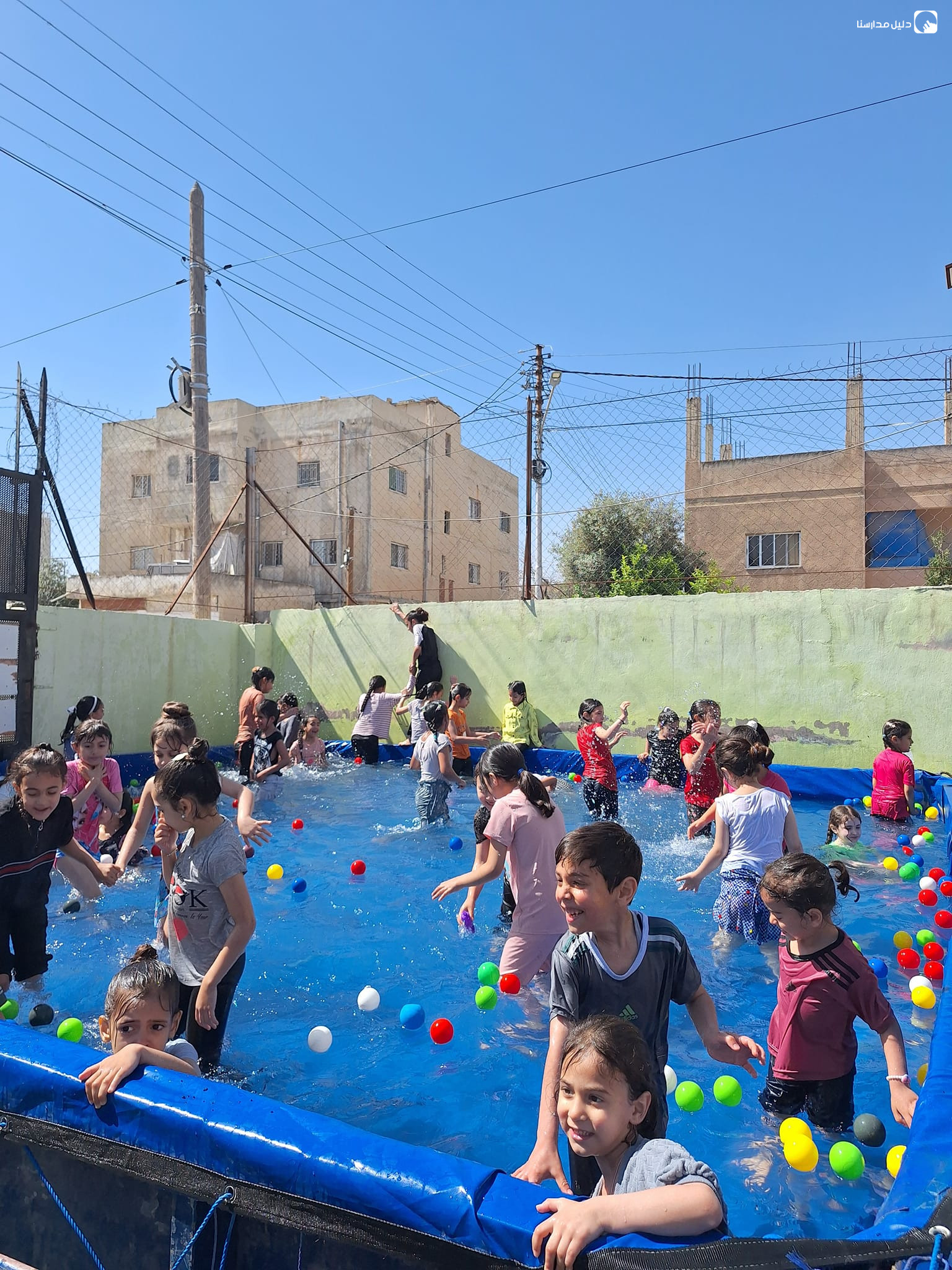 مدرسة وروضة عمار الارض slide 3