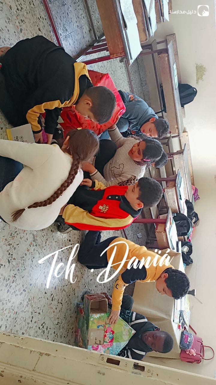 مدرسة وروضة الشاكرين slide 3