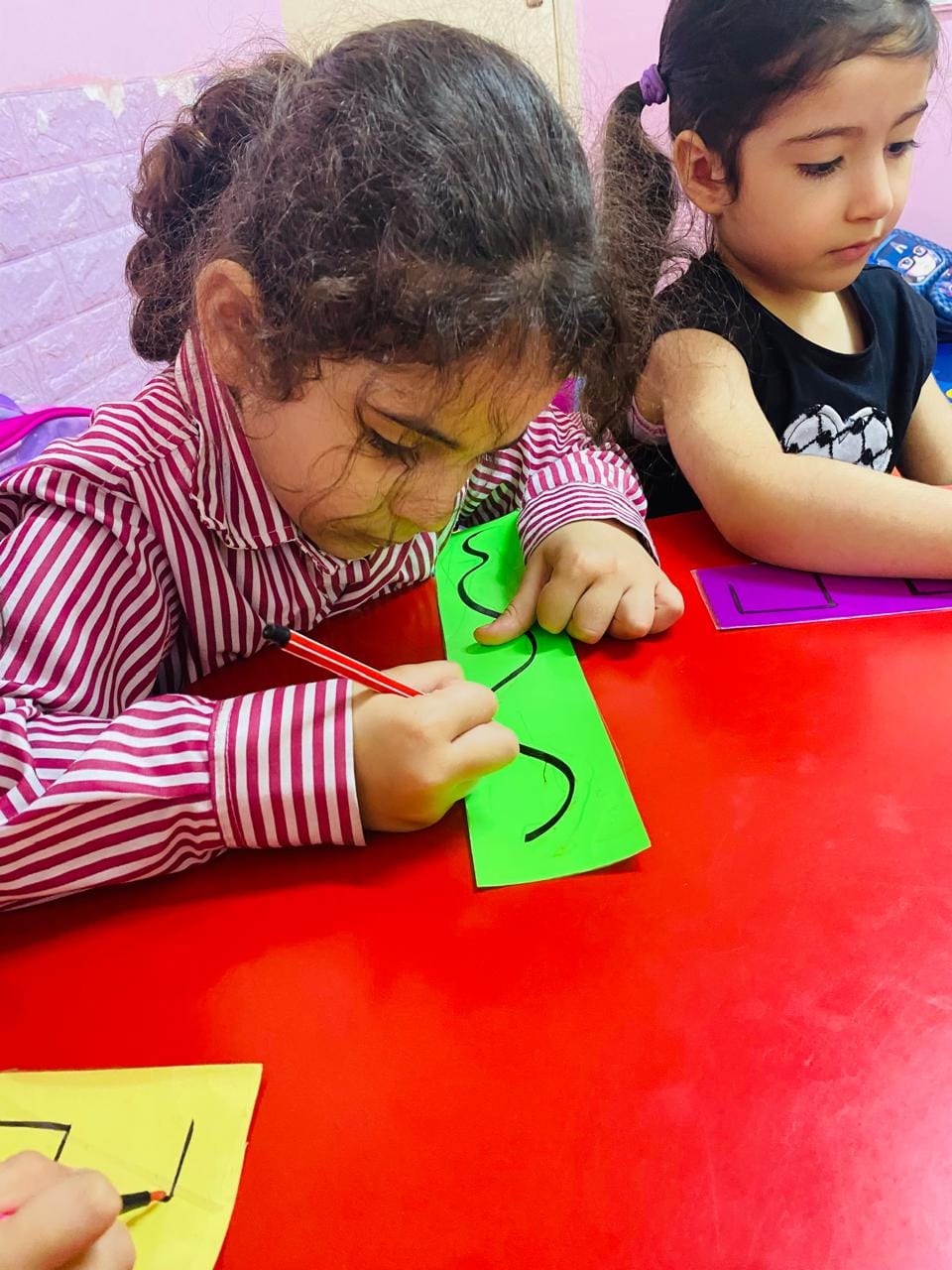 مدرسة و روضة حمائم السلام slide 4