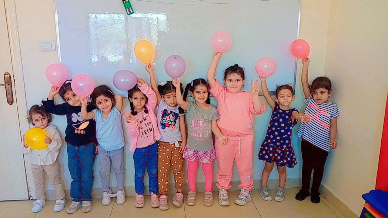 مدارس وروضة إمارة الشرق الأهلية slide 7