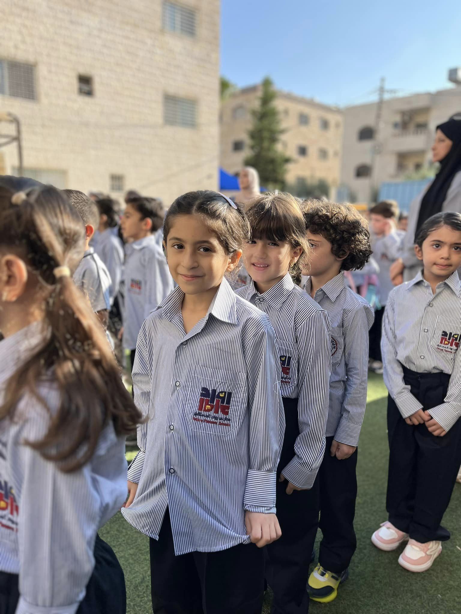 مدارس وروضة رواد المستقبل slide 3