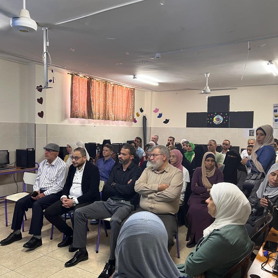 روضة ومدارس أكاديمية المنطلق slide 7