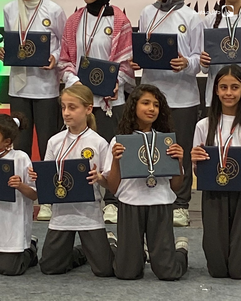 مدرسة و روضة الرياحين slide 8
