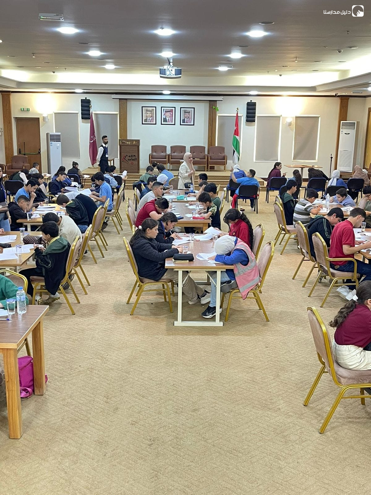 مدرسة وروضة الصقور النموذجيه slide 2