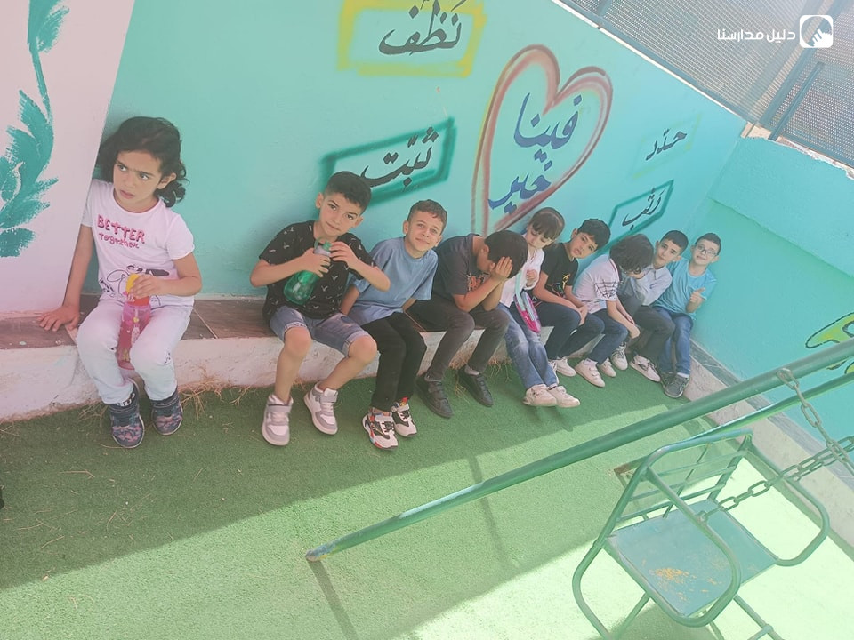 روضة و مدرسة امواج التعليم slide 4