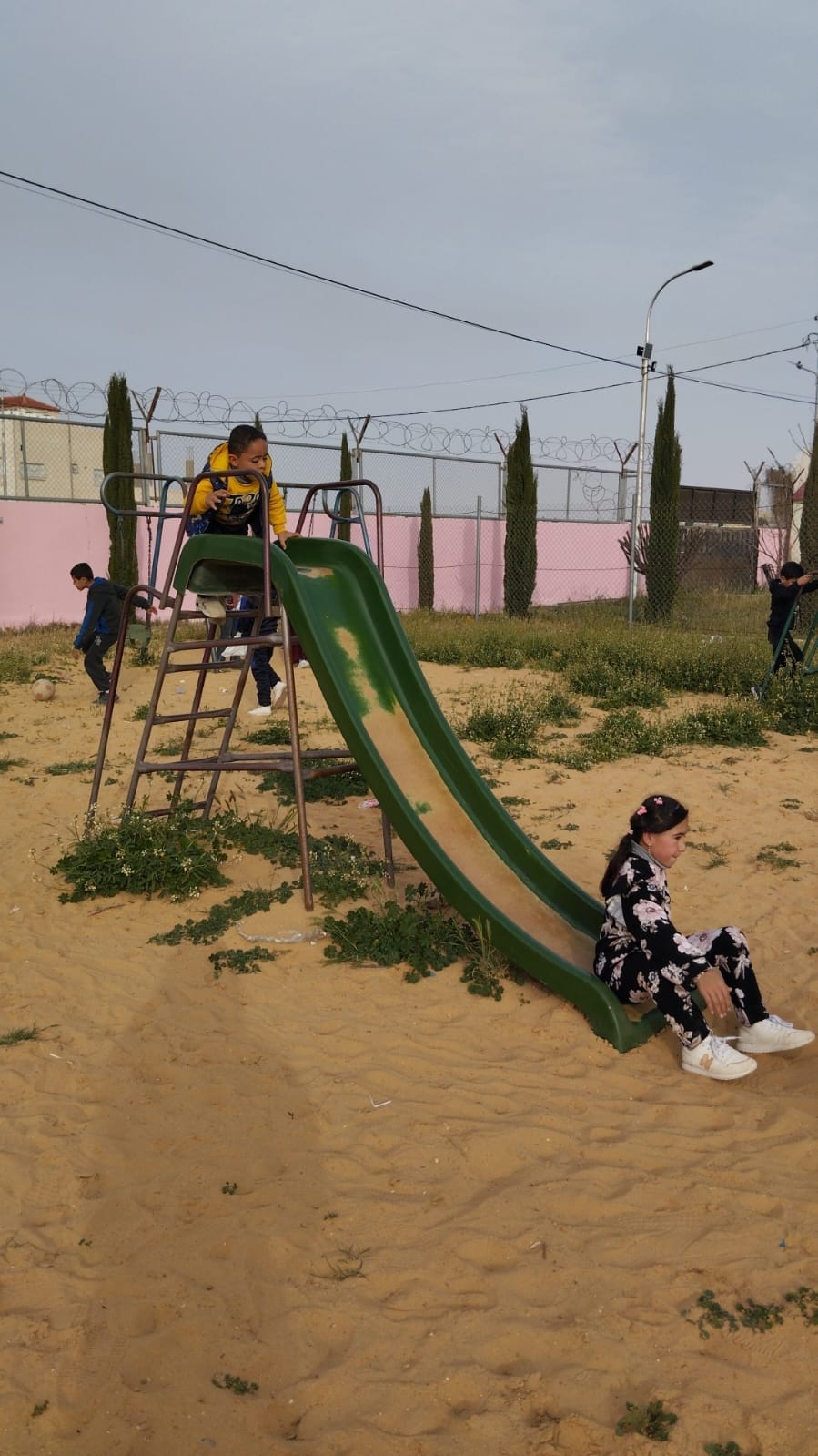 أكاديمية نيشان النموذجية slide 5