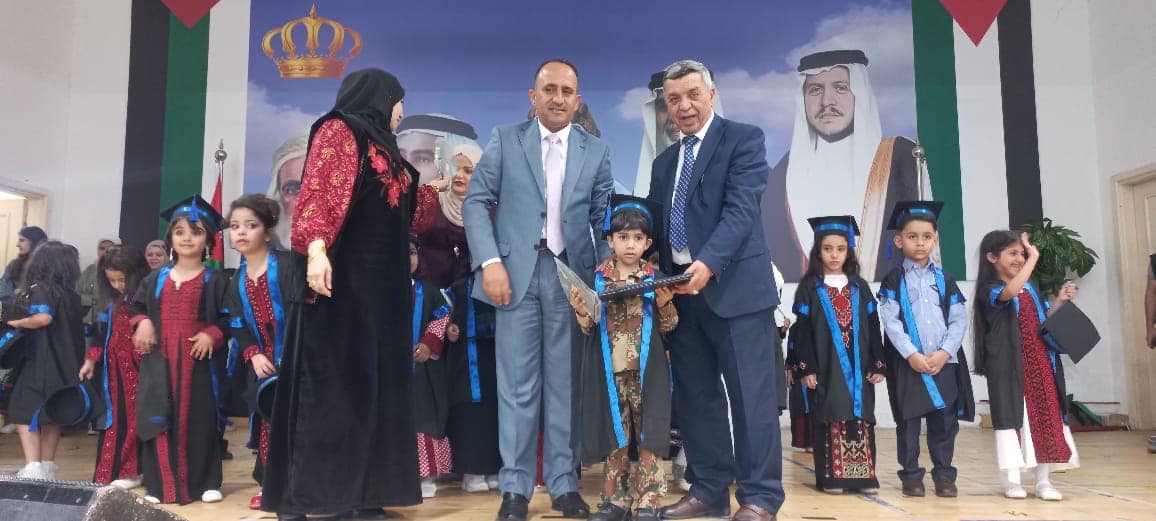 مدرسة و روضة براعم القادسية slide 4