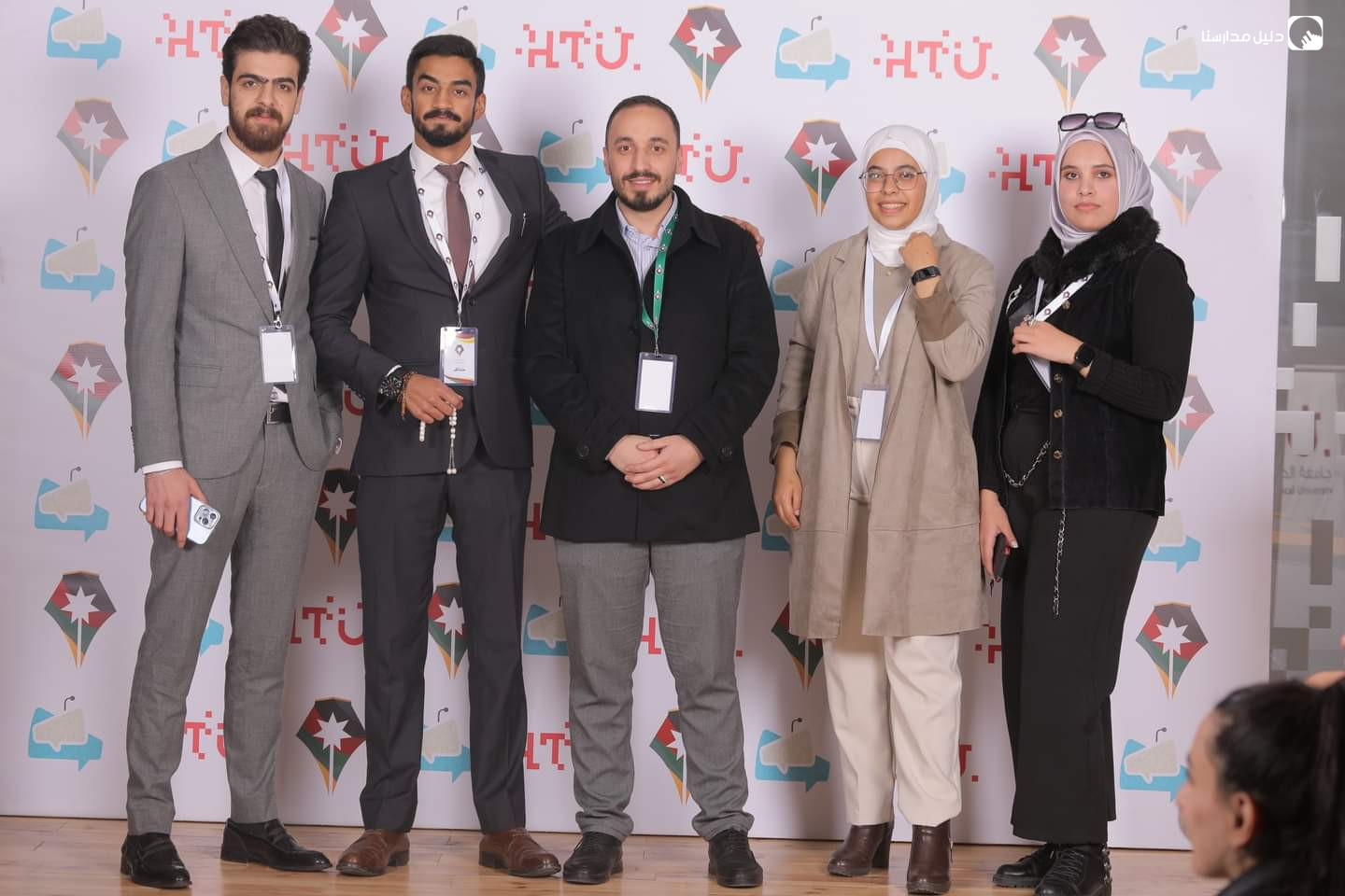 كلية لومينوس التقنية الجامعية slide 4