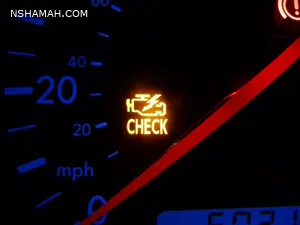 ما هي أسباب إضاءة لمبة فحص محرك السيارة؟